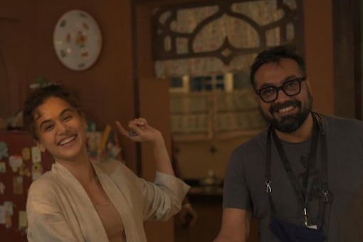 Anurag Kashyap and Taapsee Pannu’s in a BTS moment from Dobaaraa. 