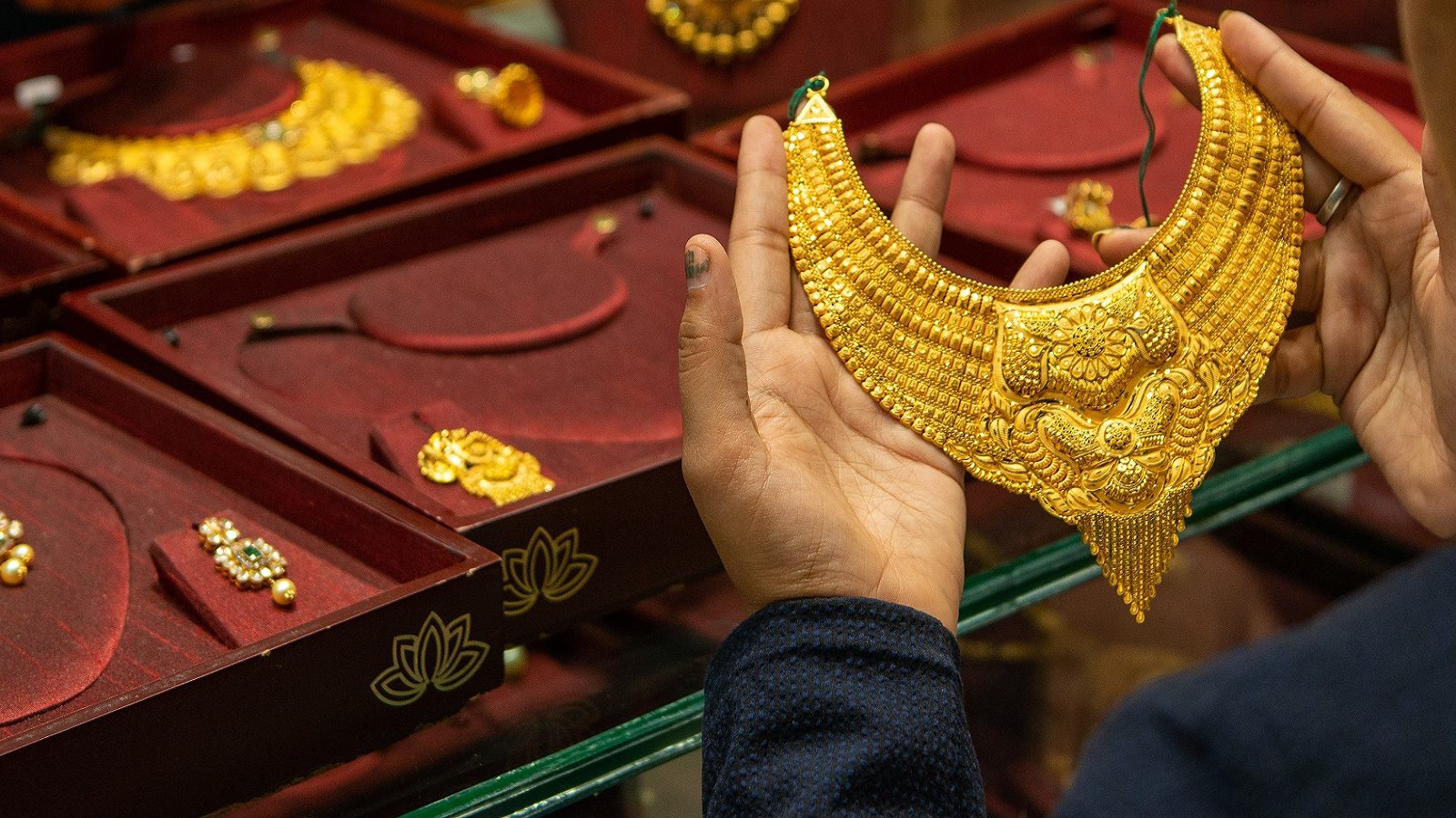 Gold Price Today: Yellow Metal Near A 3-Month Low; Good Opportunity To Buy? Gold Price Today: Yellow Metal Near A 3-Month Low; Good Opportunity To Buy?