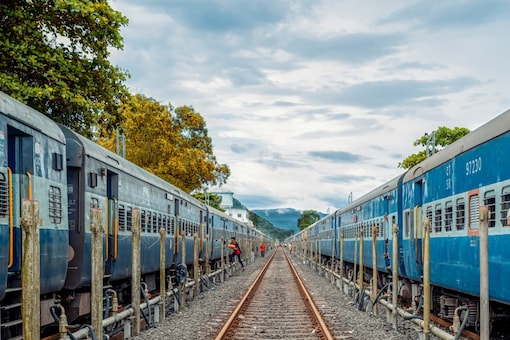 การรถไฟอินเดียได้จัดทำรายการรถไฟที่ถูกยกเลิกทั้งหมดและบางส่วนบนเว็บไซต์ (ภาพตัวแทน: Shutterstock)