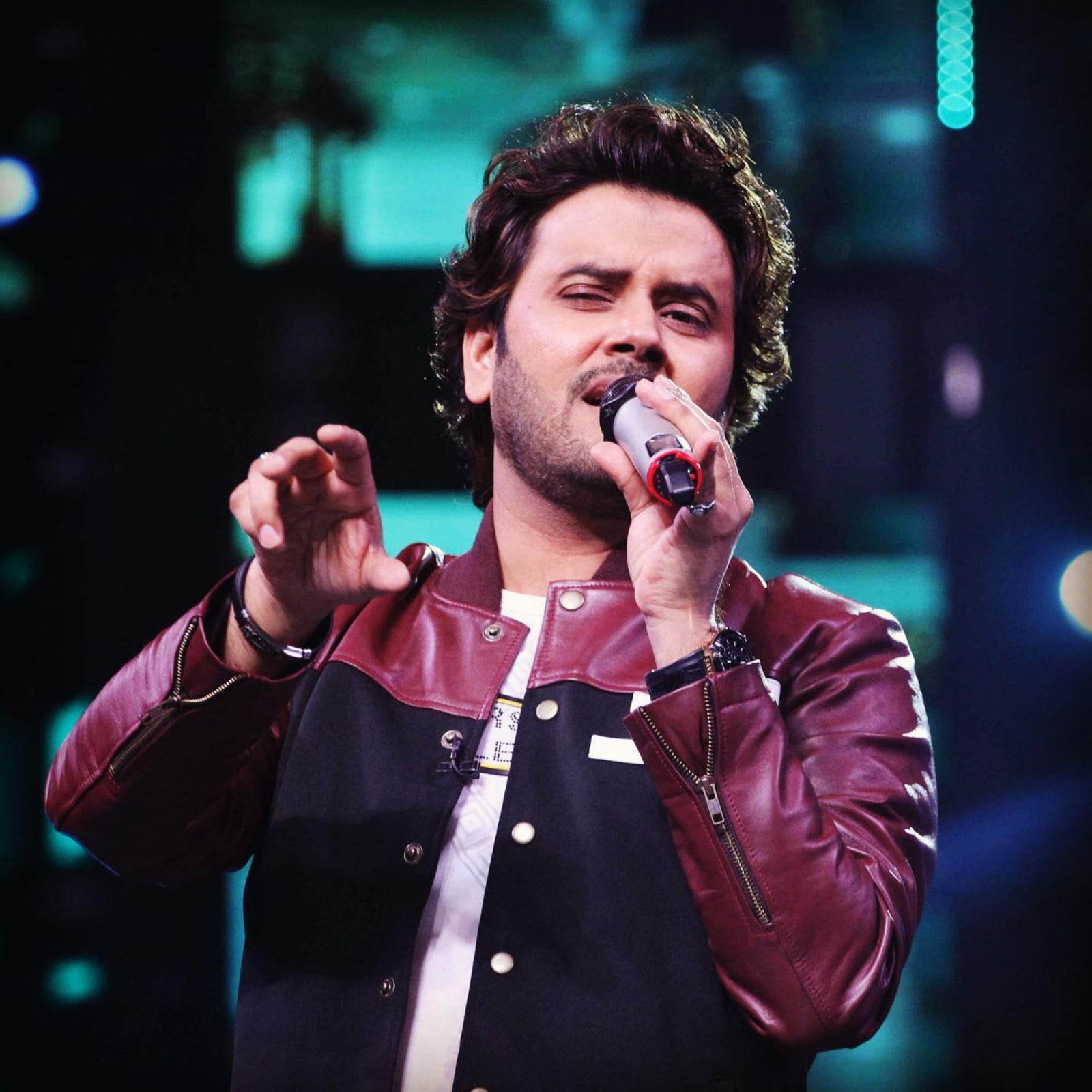 Javed Ali Turns 40: Kun Faya Kun to Tum Tak, 5 Soulful Songs of The Singer  That Makes For A Perfect Playlist - News18