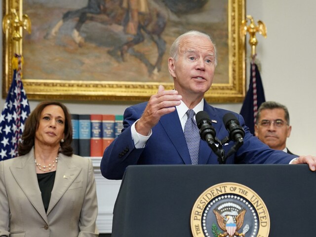 Did Joe Biden Accidentally Read 'Repeat the Line' Aloud From a ...