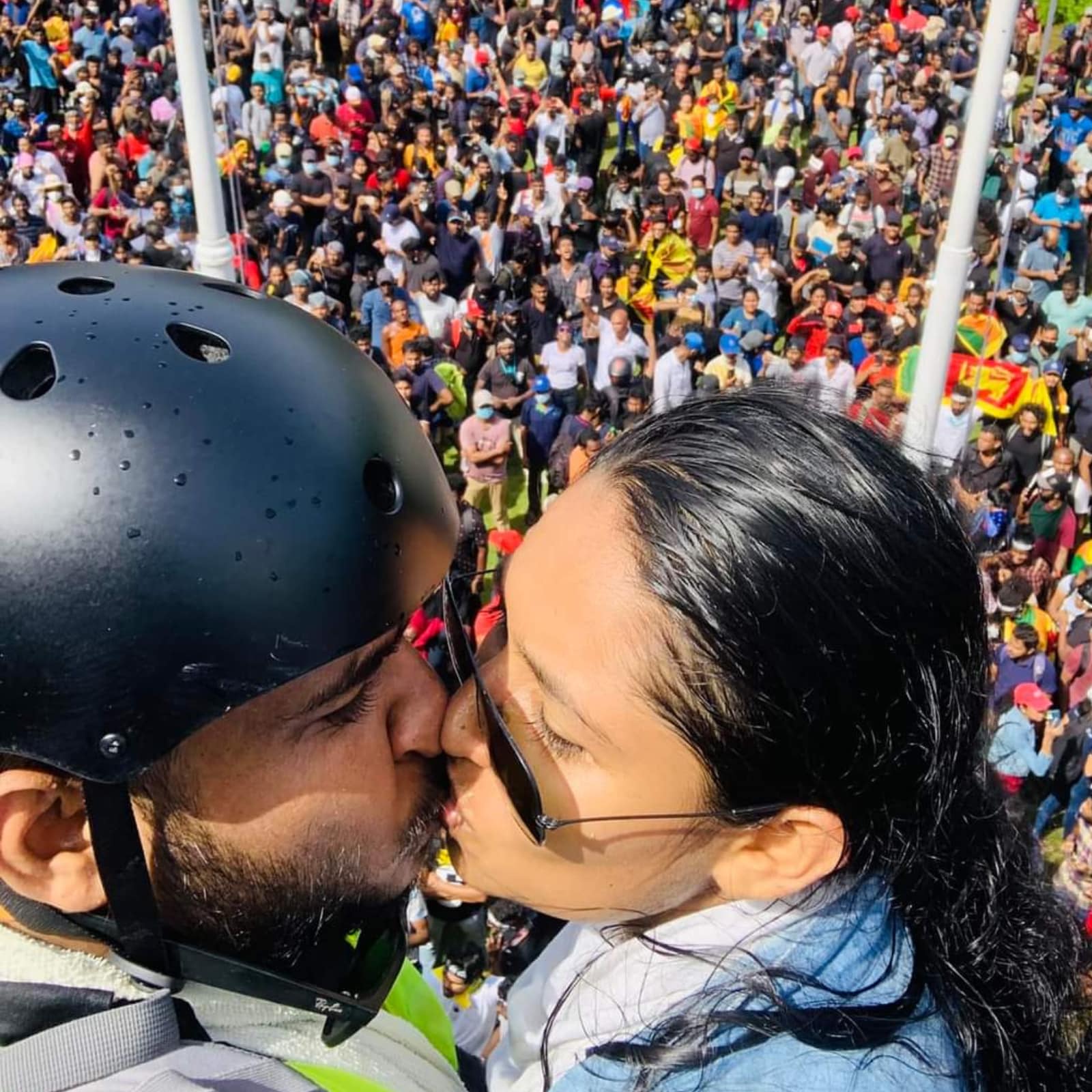 Love in the time of protests: Photo of a couple kissing near Sri Lankan  PM's office goes viral