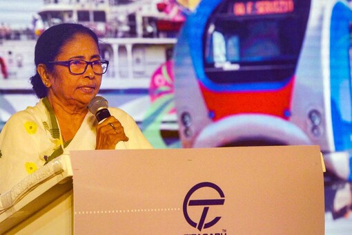 West Bengal Chief Minister Mamata Banerjee is yet to sack Partha Chatterjee who is in ED custody after raids on his aide Arpita Mukherjee's flats led to cash, jewellery, property documents, and deeds. (PTI/File)