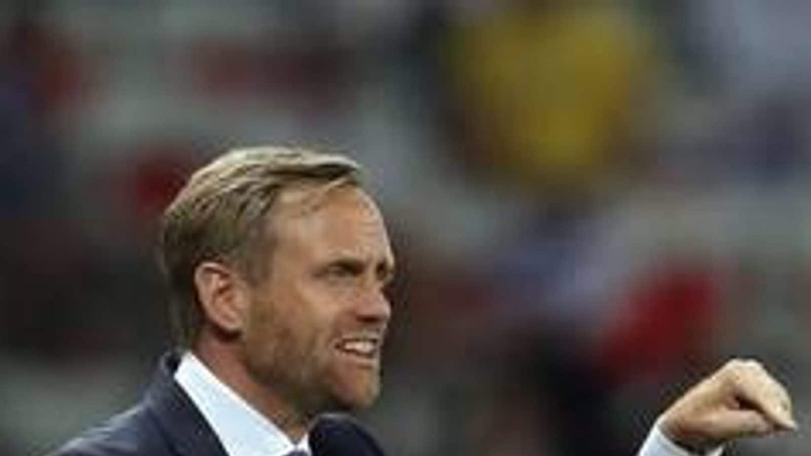 Norges kvinnetrener Martin Sjøgren sparket etter at England vant EM