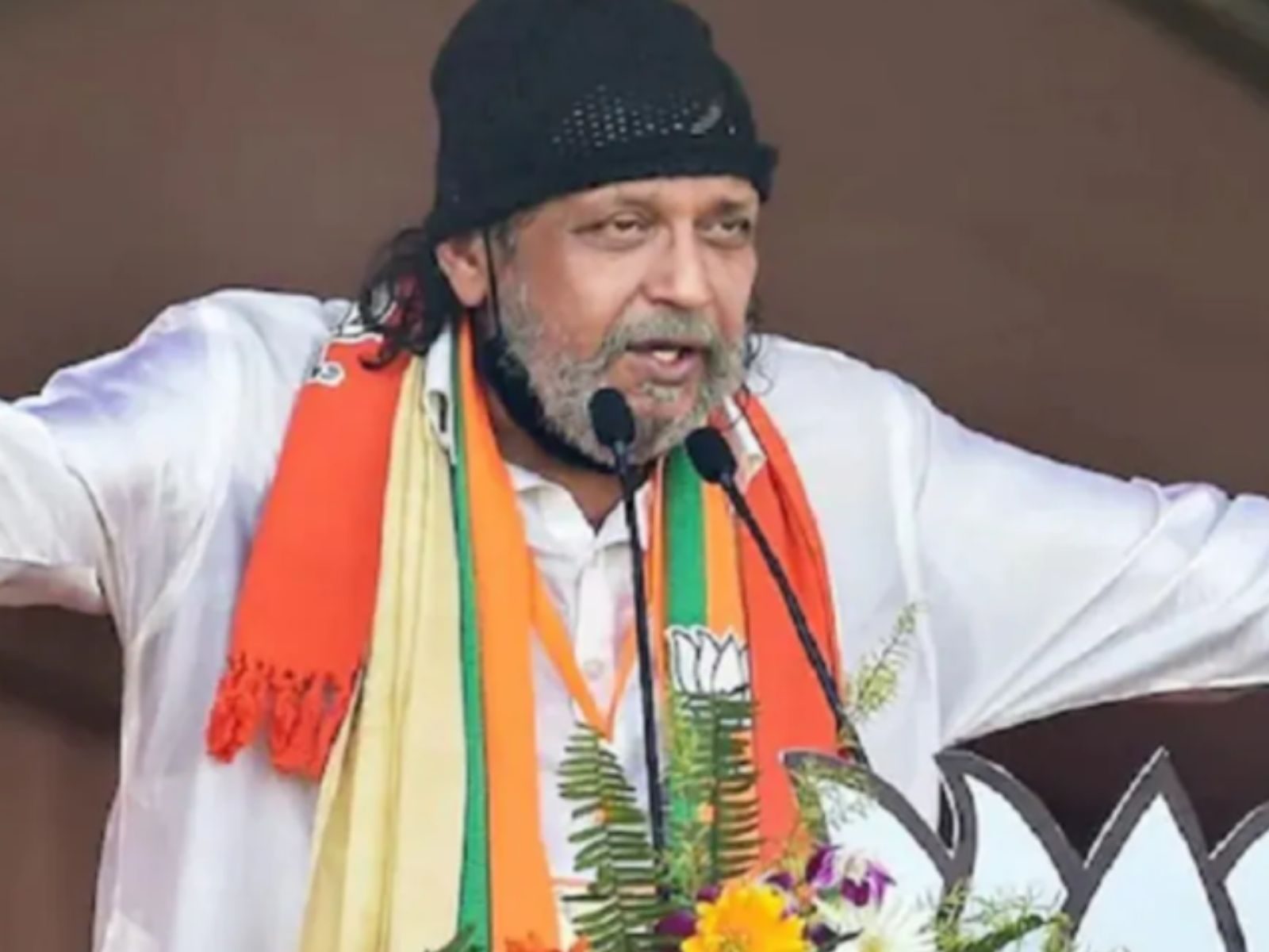 Bengal polls: 'I'm pure cobra, will finish you in one bite', says Mithun  Chakraborty after joining BJP - The Economic Times Video