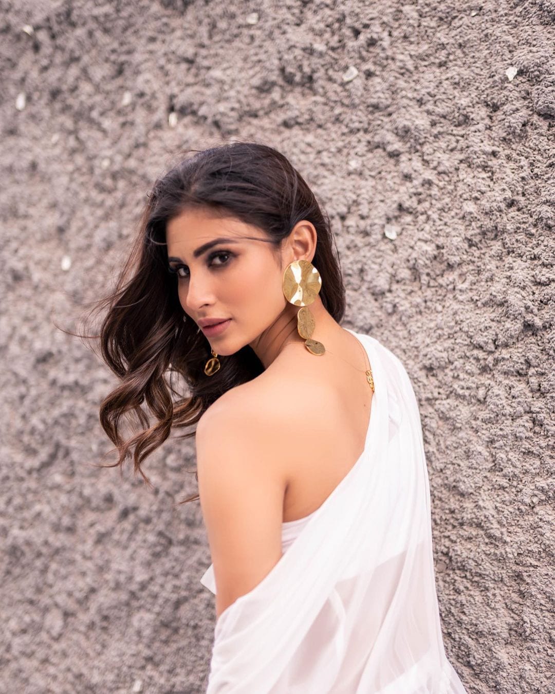 The comment section of Mouni Roy's post is flooded with fire and red heart emoji (Photo: Instagram) 