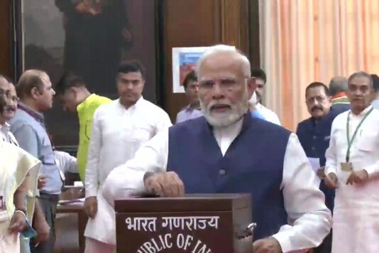 Prime Minister Narendra Modi casts his vote in the 16th Presidential election. (Image: ANI)