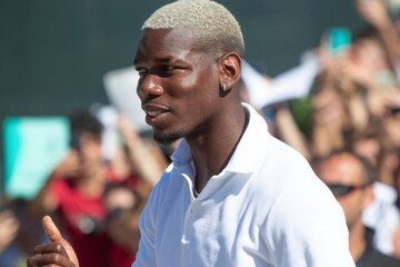 Watch: Paul Pogba Refuses to Sign Fan's Manchester United Jersey - News18