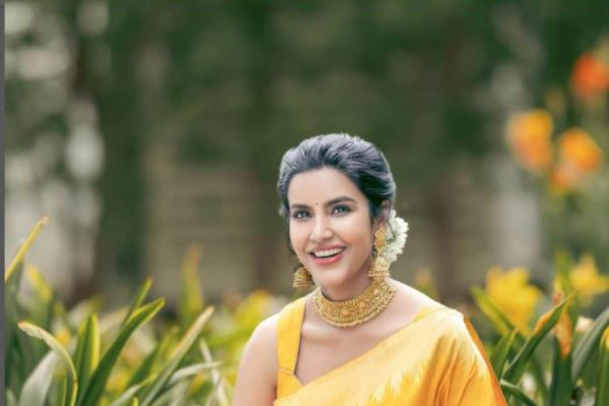 Ten Instances of Priya Anand dazzling in a saree | Times of India