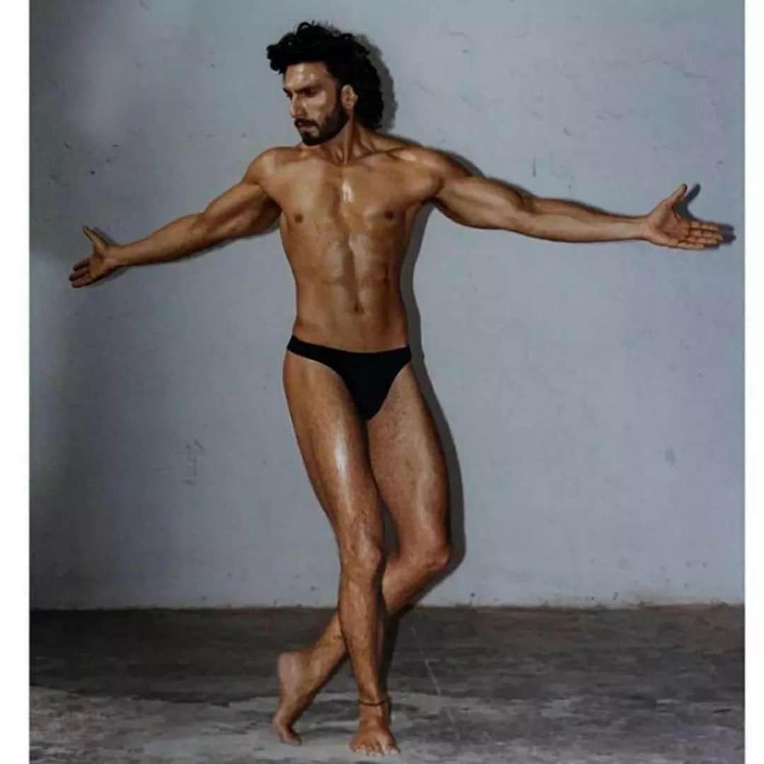 Ranveer Singh Sets Internet Ablaze With His Nude Photoshoot, See The Actor  Displaying His Toned Physique In These Pics - News18