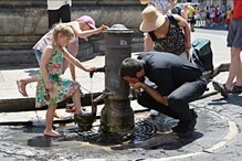 As Worst Heatwave in 200 Yrs Bakes Europe, the World's in Hot Water Over Climate Change | News18 Explains