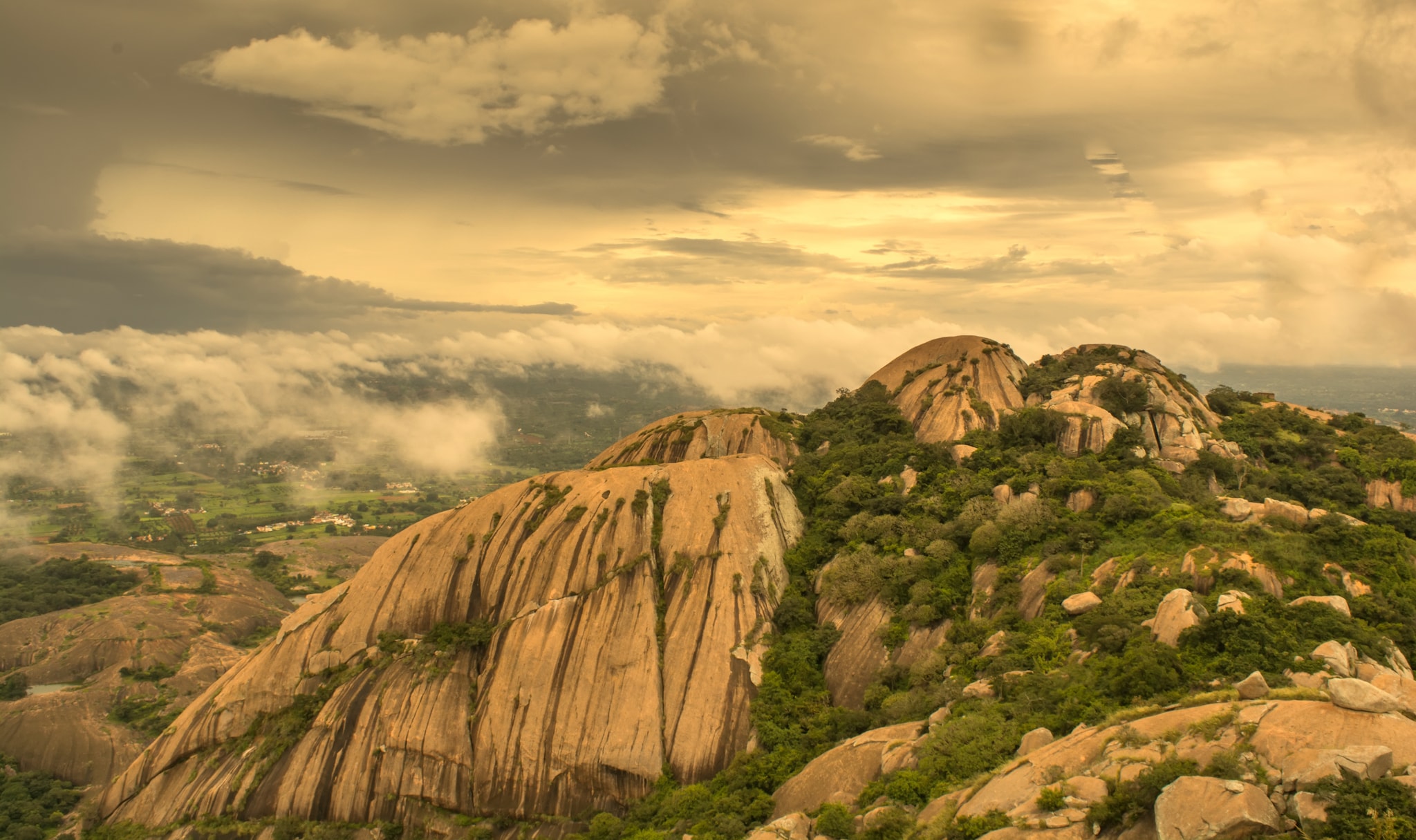 Simile a Hampi, Savanadurga è un altro gigantesco monolite panoramico del Karnataka, ideale per i principianti.  (Foto: persiane)