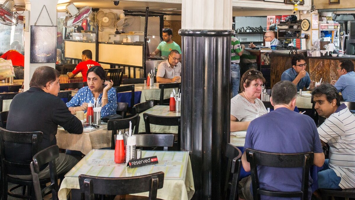 Service Charge Rule Should You Pay It At Restaurants and Hotels