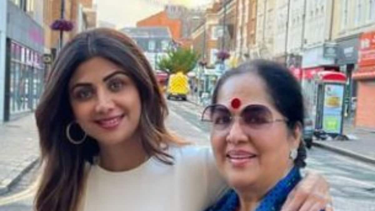 Shilpa Shetty Captures Rainbow While Strolling Around London Streets With Mom Sunanda Shetty; See Pic