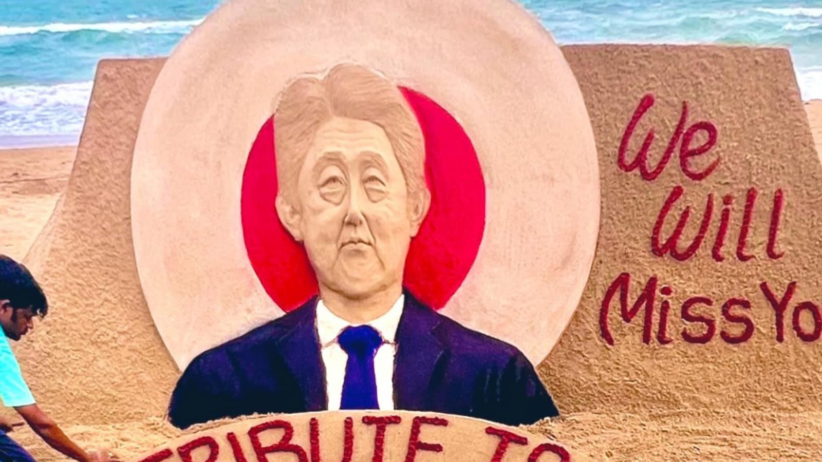 We Will Miss You': Sand Artist Pays Tribute to Late Shinzo Abe at Puri Beach