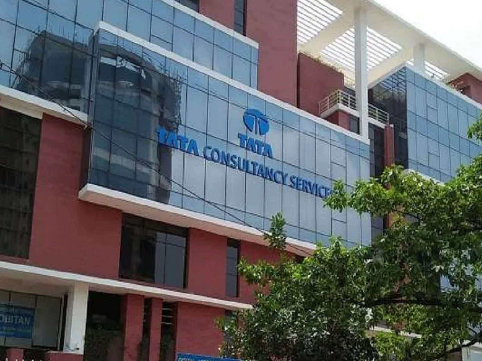 Should i buy discount tcs shares now