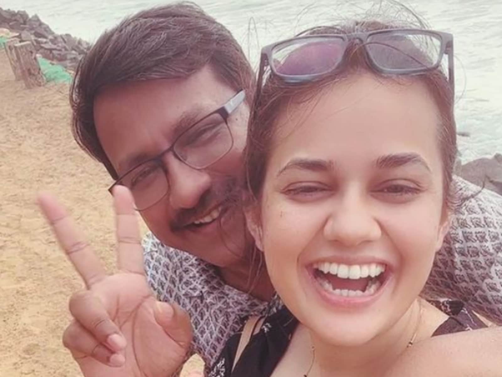 IAS Officer Tina Dabi Shares Pics From Exotic Beach Vacation With Husband  Pradeep Gawande - News18