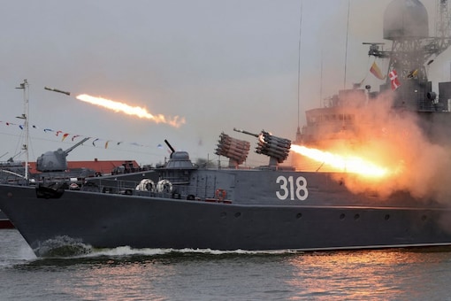 The Russian corvette Aleksin fires missiles during a parade marking Navy Day in Baltiysk in the Kaliningrad region, Russia, on Sunday. (Image: REUTERS/Vitaly Nevar)