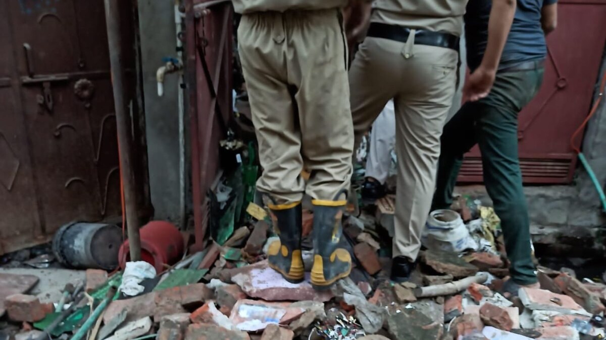Building Collapses During Demolition in Gurugram; One Dead, Three ...
