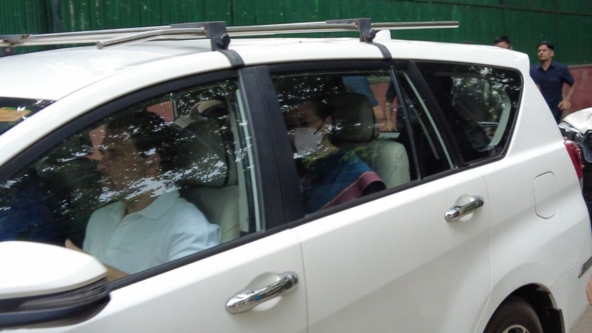 Questioned by ED for 6 Hours, Sonia Gandhi Says Motilal Vora Handled AJL Transactions