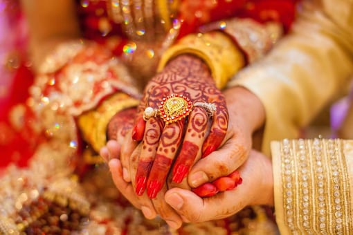   The man, who is a native of Guntur district of Andhra Pradesh, trapped divorcees on matrimonial sites. (Image: Shutterstock)