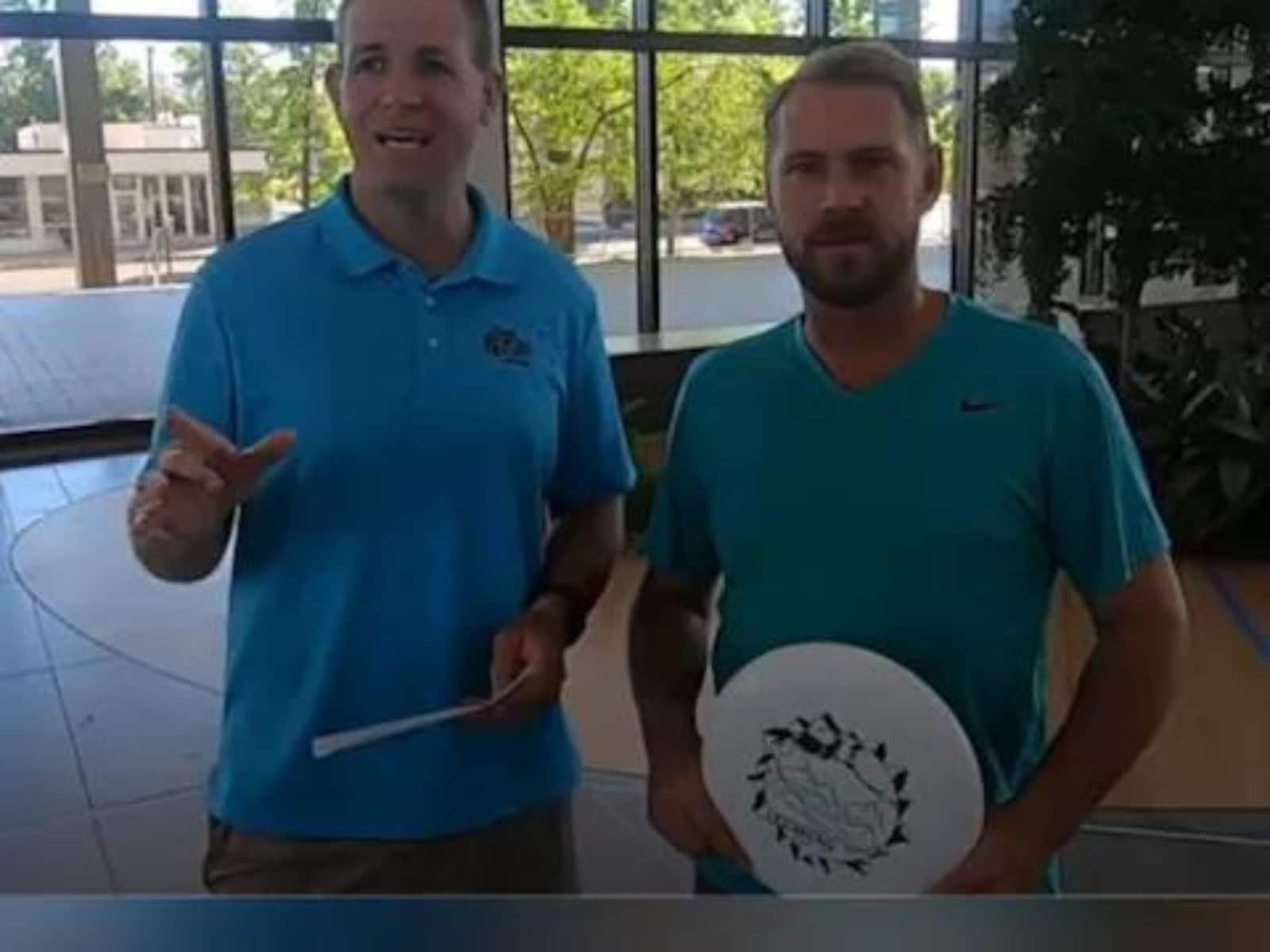 købmand afrikansk Opdage Two Idaho Men Throw And Catch Disc 12,345 Times In A Row To Make World  Record - News18