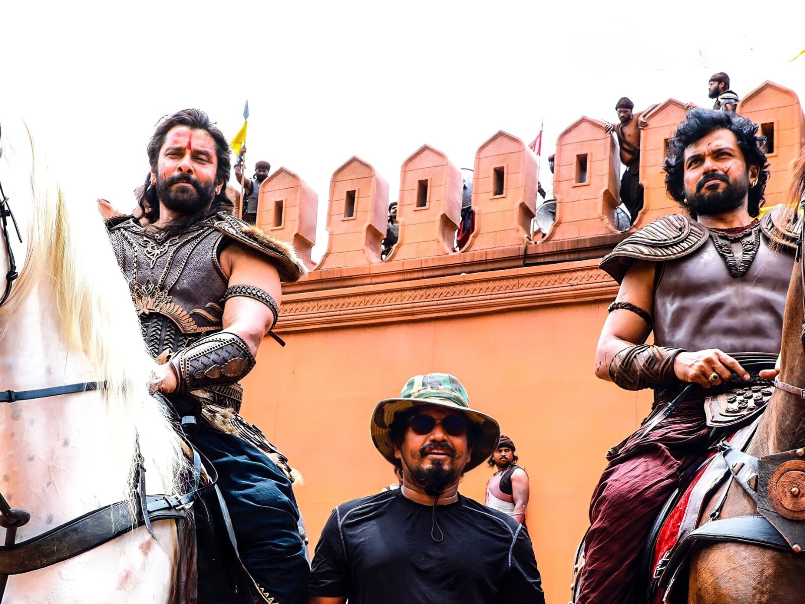 BTS Pictures From Ponniyin Selvan: 1 Generate Excitement, Fans Can't Wait To Watch Film BTS Pictures From Ponniyin Selvan: 1 Generate Excitement, Fans Can't Wait To Watch Film