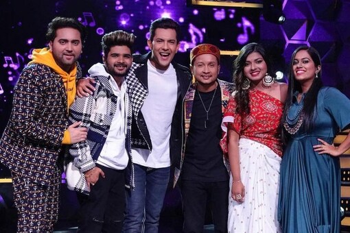 Superstar Singer 2 เป็นเจ้าภาพ Aditya Narayan พร้อมกัปตันของรายการ (ภาพ: อินสตาแกรม)