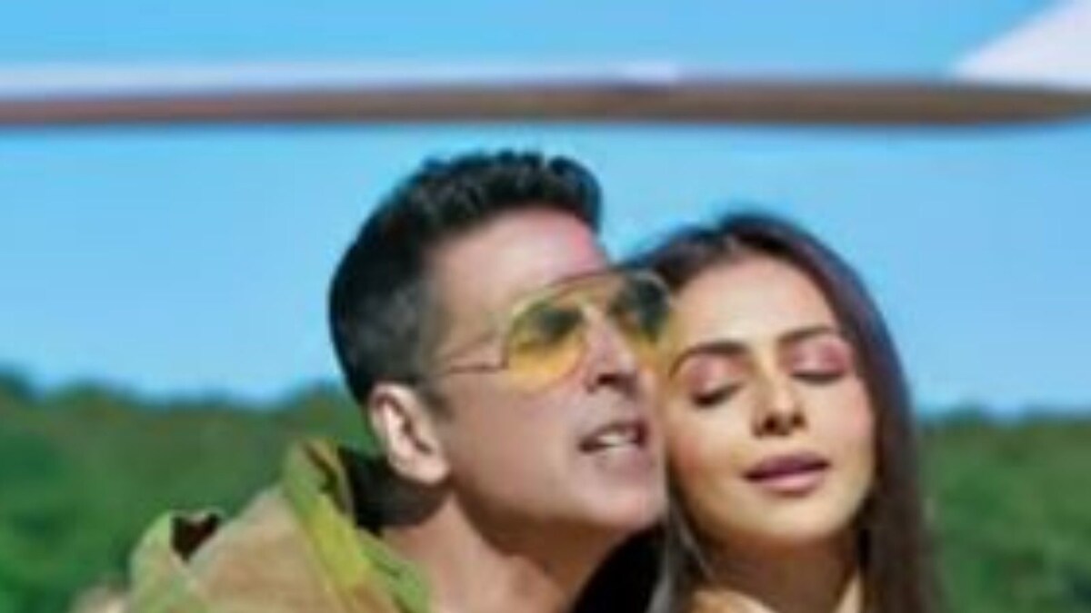 Cuttputlli Song Saathiya Out: Akshay Kumar, Rakul Preet Singh Channel Sizzling Chemistry in This Love Anthem