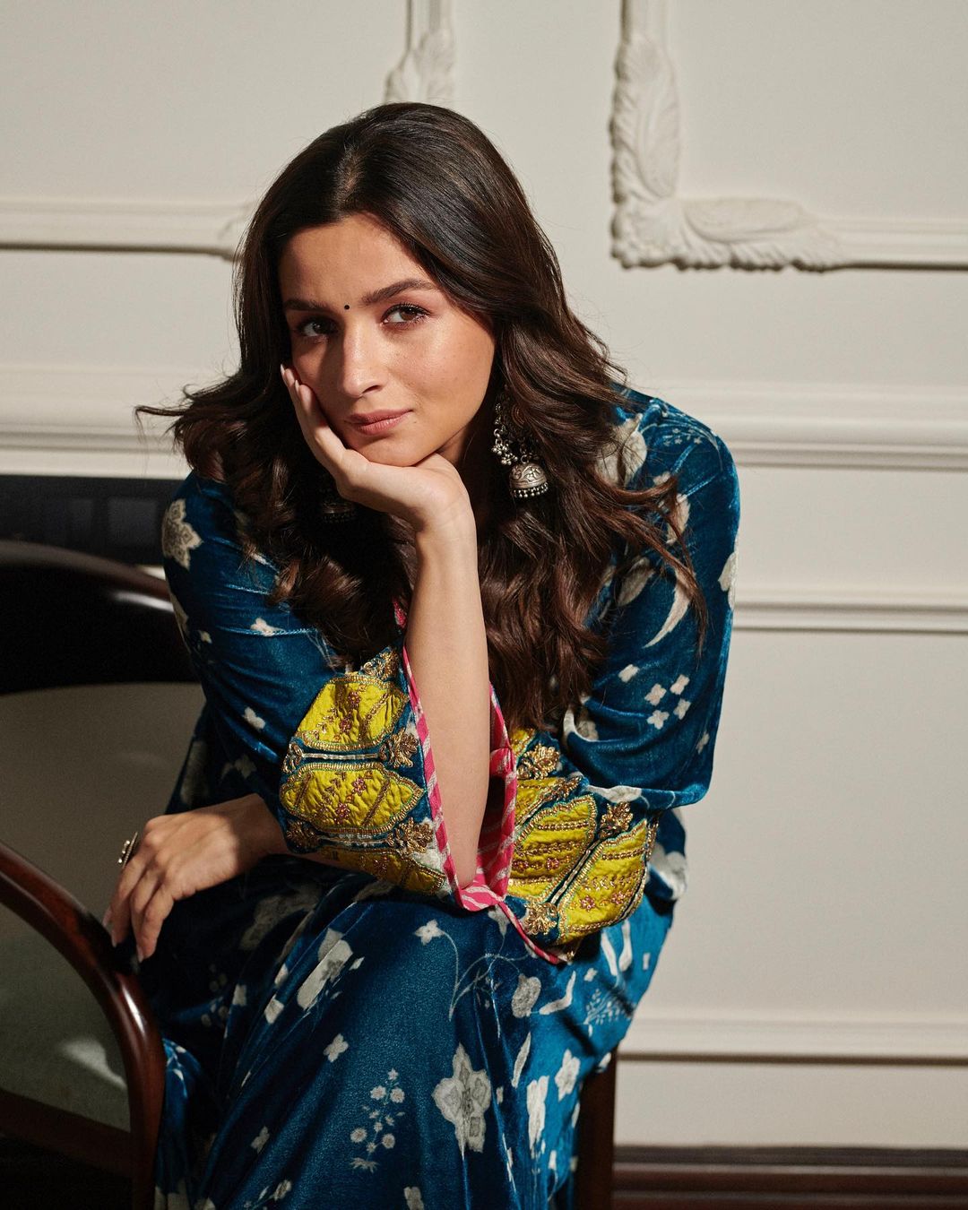 Alia Bhatt Aces Ethnic Wear Looks Like A Queen, See Darlings Actress  Drop-dead Gorgeous Photos