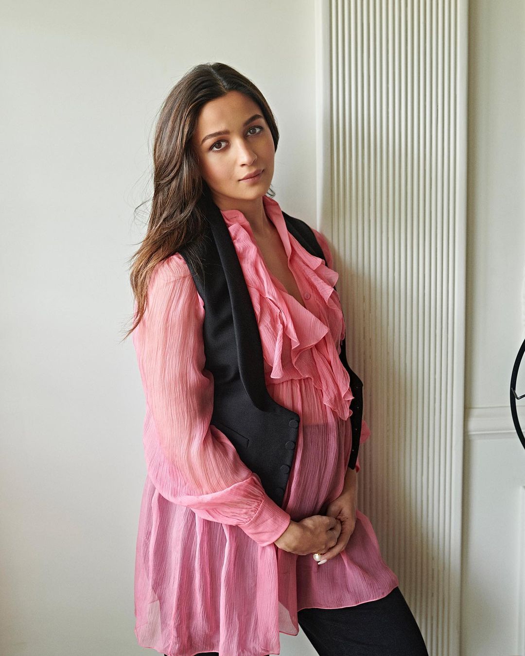Alia Bhatt Flaunts Baby Bump In Pink Ruffled Shirt, Check Out The Diva's Most Stunning Pregnancy Looks So Far