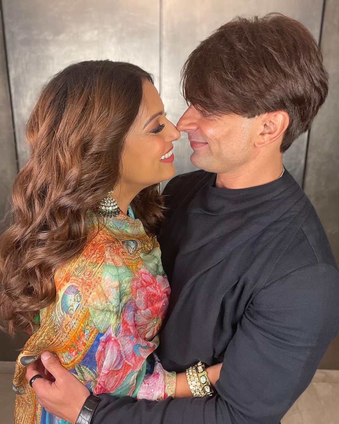 Bipasha Basu And Karan Singh Grover Twin In Black For Their Pregnancy Shoot Check Out The 0571