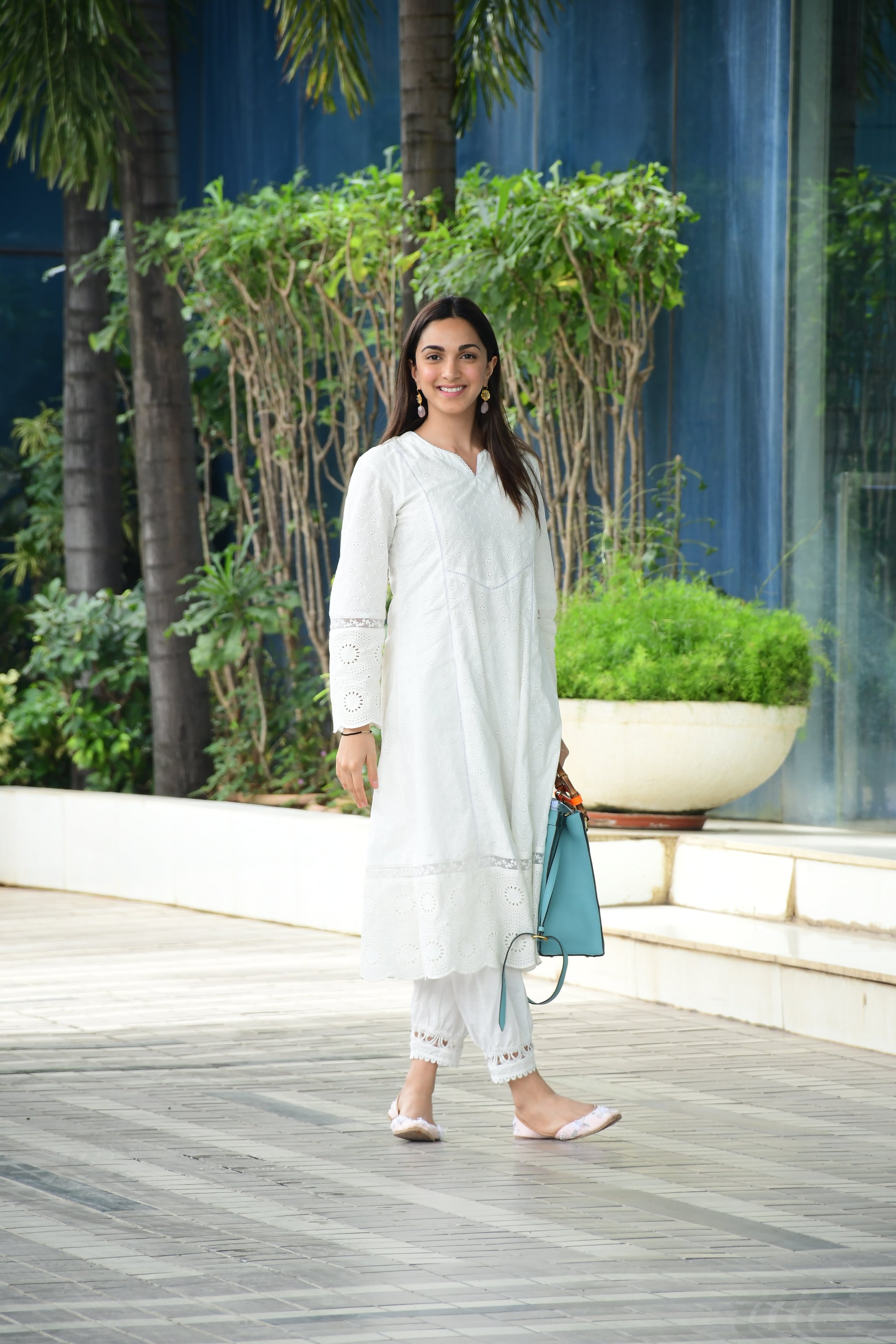 5 Summer Kurtas From Kiara Advani's Wardrobe For Brides-To-Be, Newlyweds