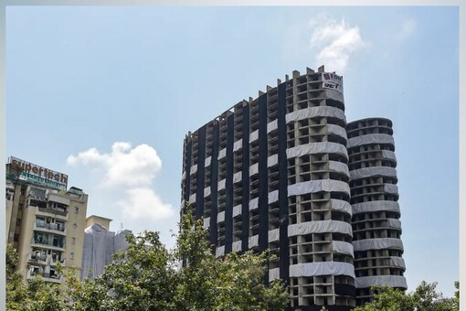 Twin towers set to be demolished at 2:30 pm, know latest updates