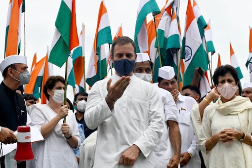 Congress leaders Rahul Gandhi, Priyanka Gandhi Vadra, Ghulam Nabi Azad and others takes part in the party's 'Azadi Gaurav Yatra' on the occasion of 76th Independence Day, in New Delhi on August 15, 2022.  (PTI)