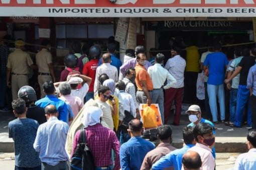 There were 468 operational private liquor vends in Delhi till their licenses expired on Sunday (File photo: PTI)