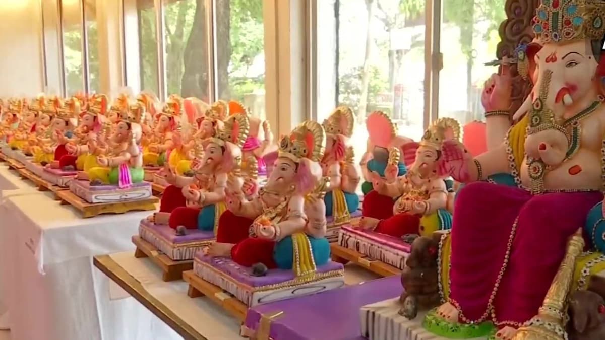 Ganesh Chaturthi 2022: Idol-makers Rev Up for Festivities, BMC Cautions on Use of 13 Old Bridges; K'taka to Hold Talks on HC Order