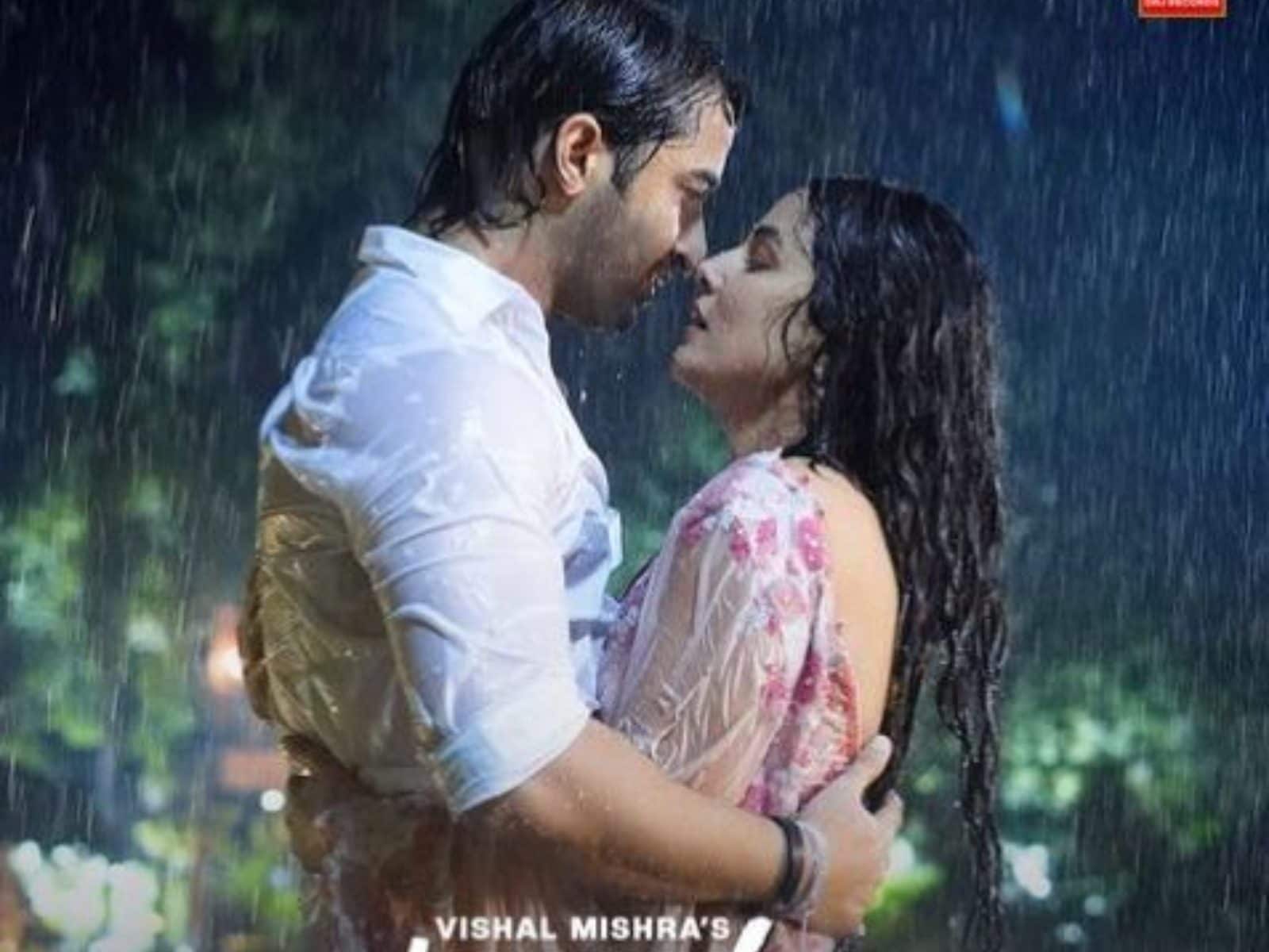 1600px x 1200px - Let's Fall in Love All Over Again' With Hina Khan and Shaheer Sheikh's New  Romantic Song Runjhun - News18