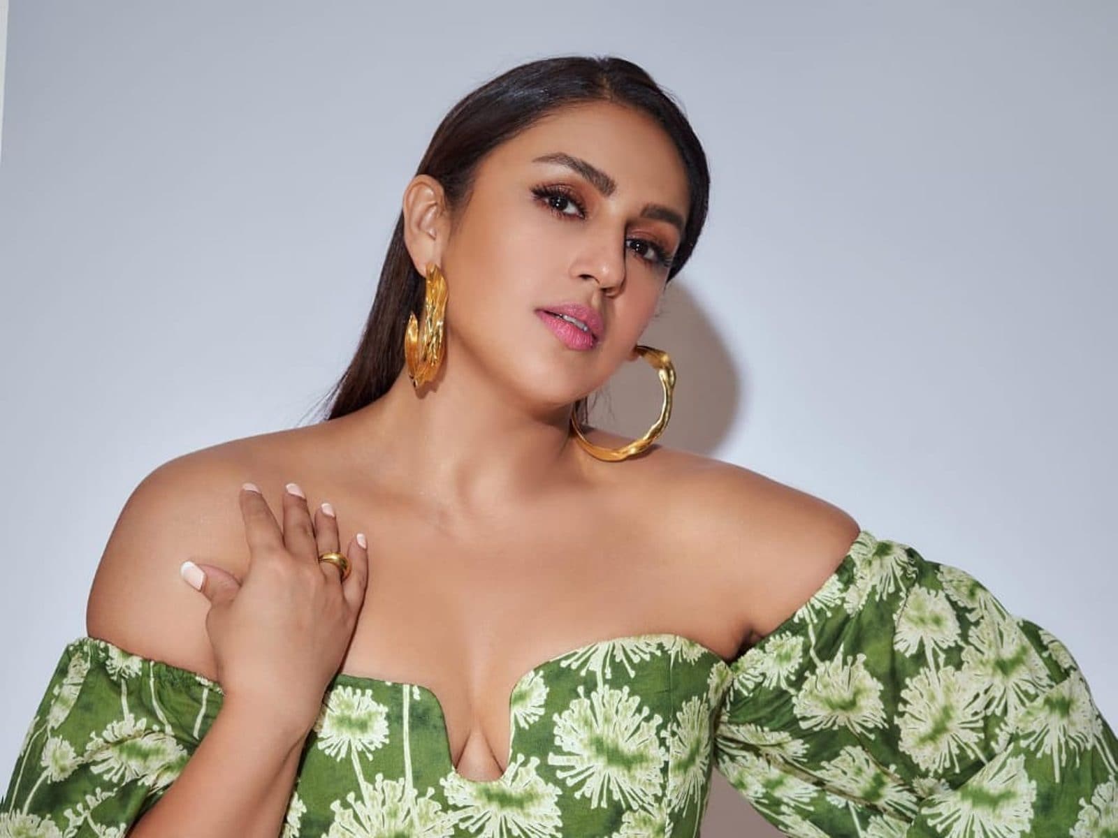 1600px x 1200px - Huma Qureshi Finds the Term 'Catfight' Misogynistic: 'Men Also Fight, Don't  Call Them Dog Fights' - News18