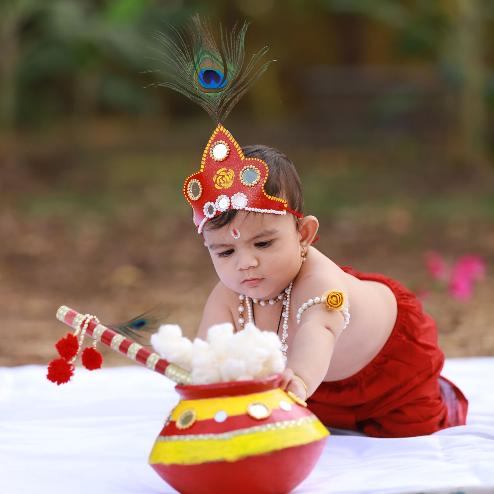 Krishna Janmashtami 2023 - 9 Useful Tips for Dressing Up Your Baby as Lord  Krishna