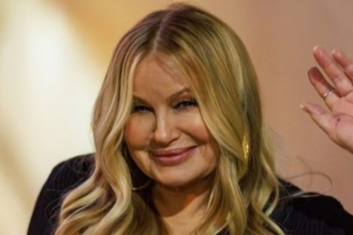 Jennifer Coolidge Admits To Sleeping With 200 People After American Pie Got Lots Of Sexual Action picture