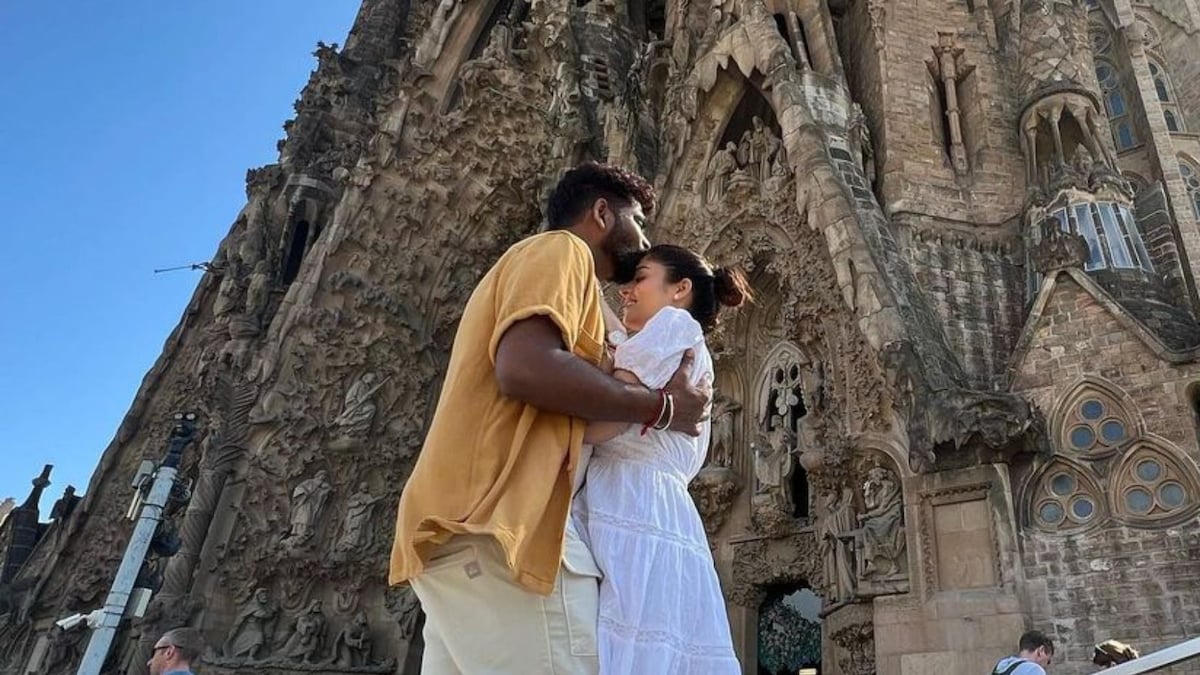 Vignesh Shivan Pecks a Kiss On Wife Nayanthara's Forehead In This Adorable Pic From Barcelona