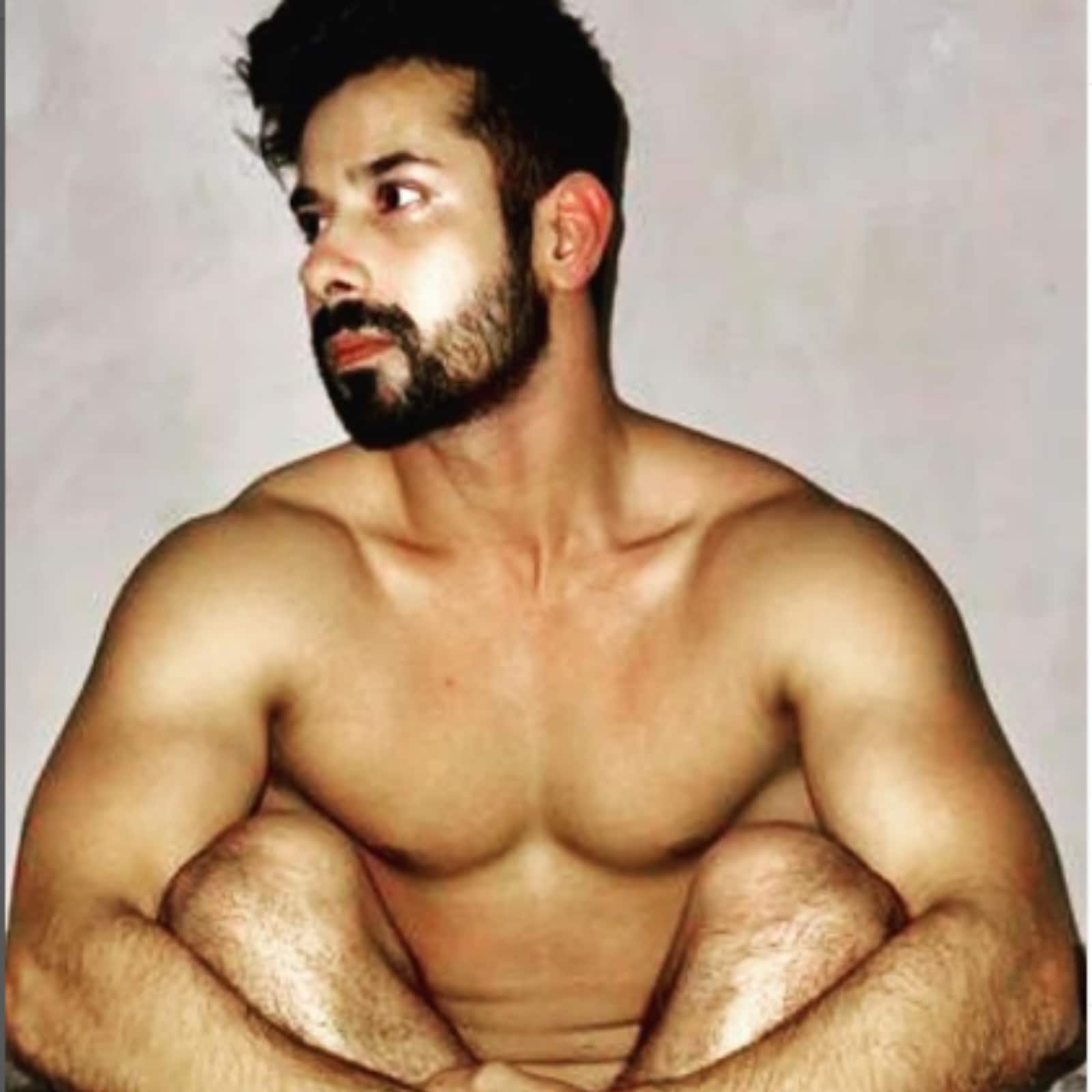 1600px x 1600px - Kunal Verma Poses Nude in Latest Picture; Fan Says 'Ranveer Singh Ne Ladke  Bigaad Diye' - News18