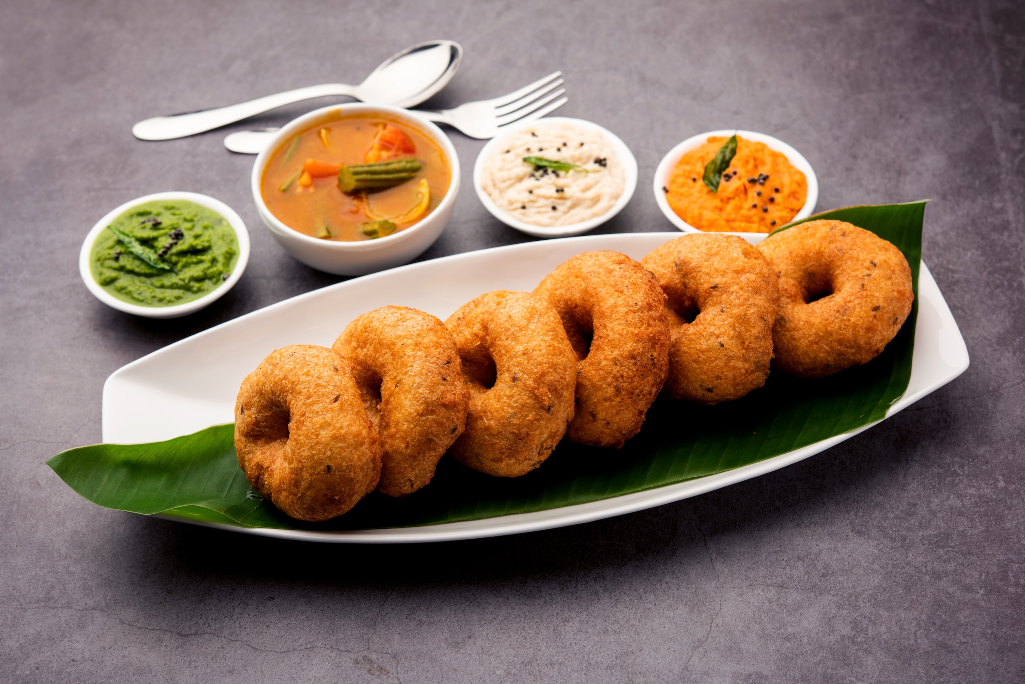 MEDU VADA: Medu Vada is a traditional South Indian donut.  The delicious vada is often offered in bhog.  (Representative image: Shutterstock)