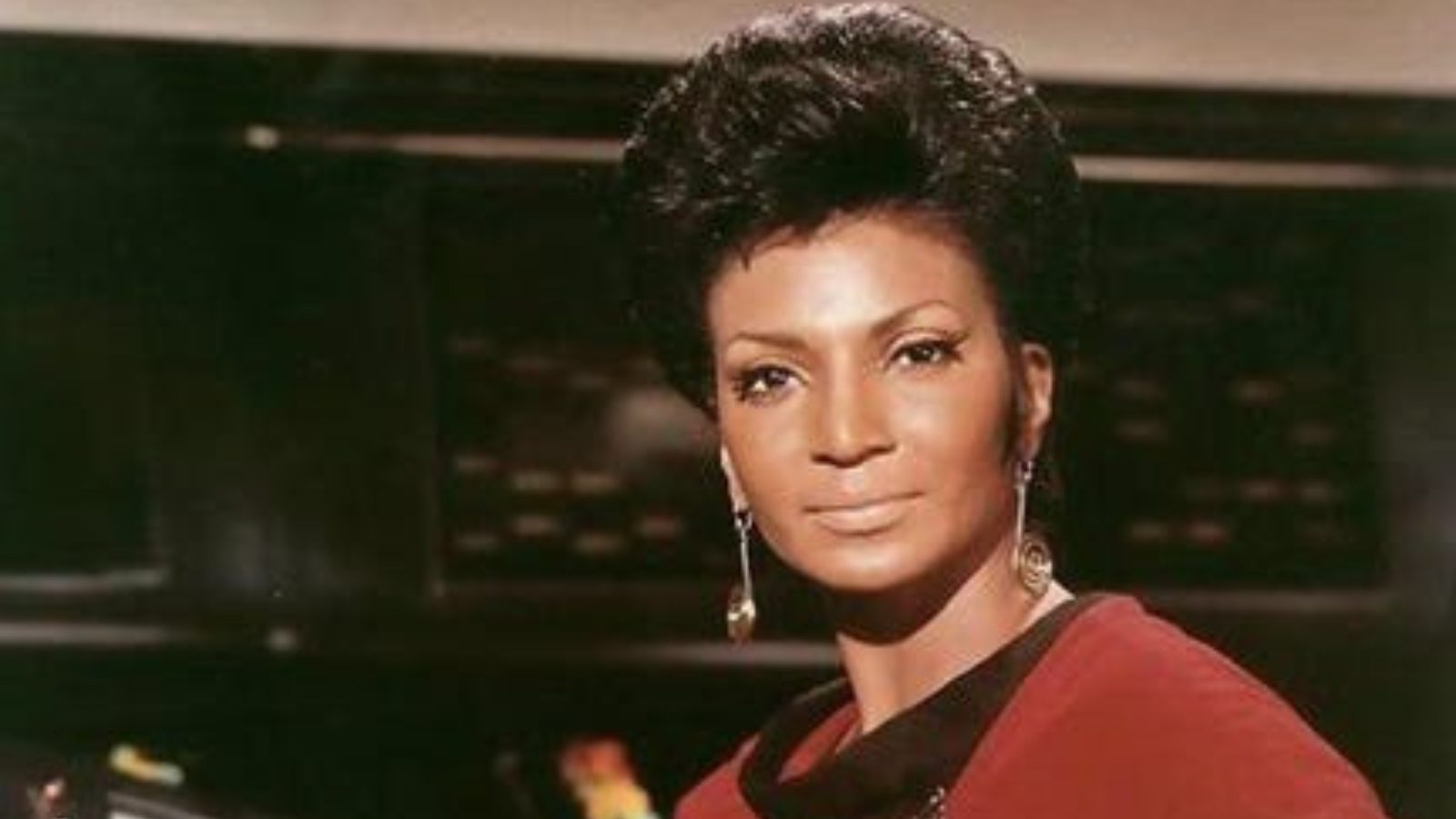 Star Trek Actor Nichelle Nichols Dies At 89; William Shatner, JJ Abrams ...