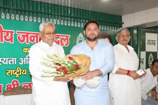 JD(U) chief Nitish Kumar along with RJD leader Tejashwi Yadav today in Patna. (Image: special arrangement)