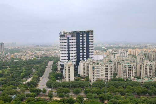 Uttar Pradesh chief minister Yogi Adityanath on Friday reviewed the preparation of the Noida twin tower demolition. (Image: News18/ Aparna Deb)