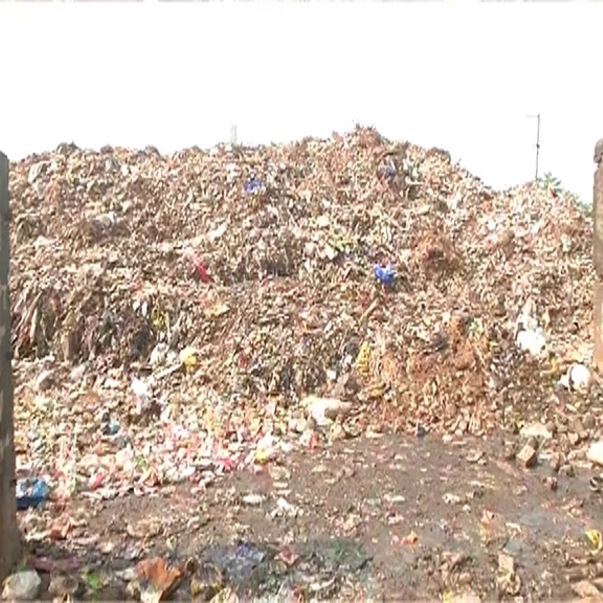 Piles of Garbage Fills Bhubaneswar Streets as City Faces Huge Crisis