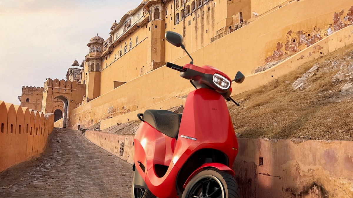 Ola S1 Electric Scooter Launched at Rs 1 Lakh, Bookings Open for Rs 499