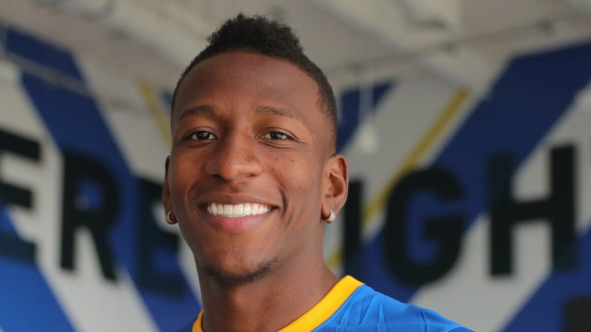 Transfer News Brighton Sign Ecuador Defender Pervis Estupinan From